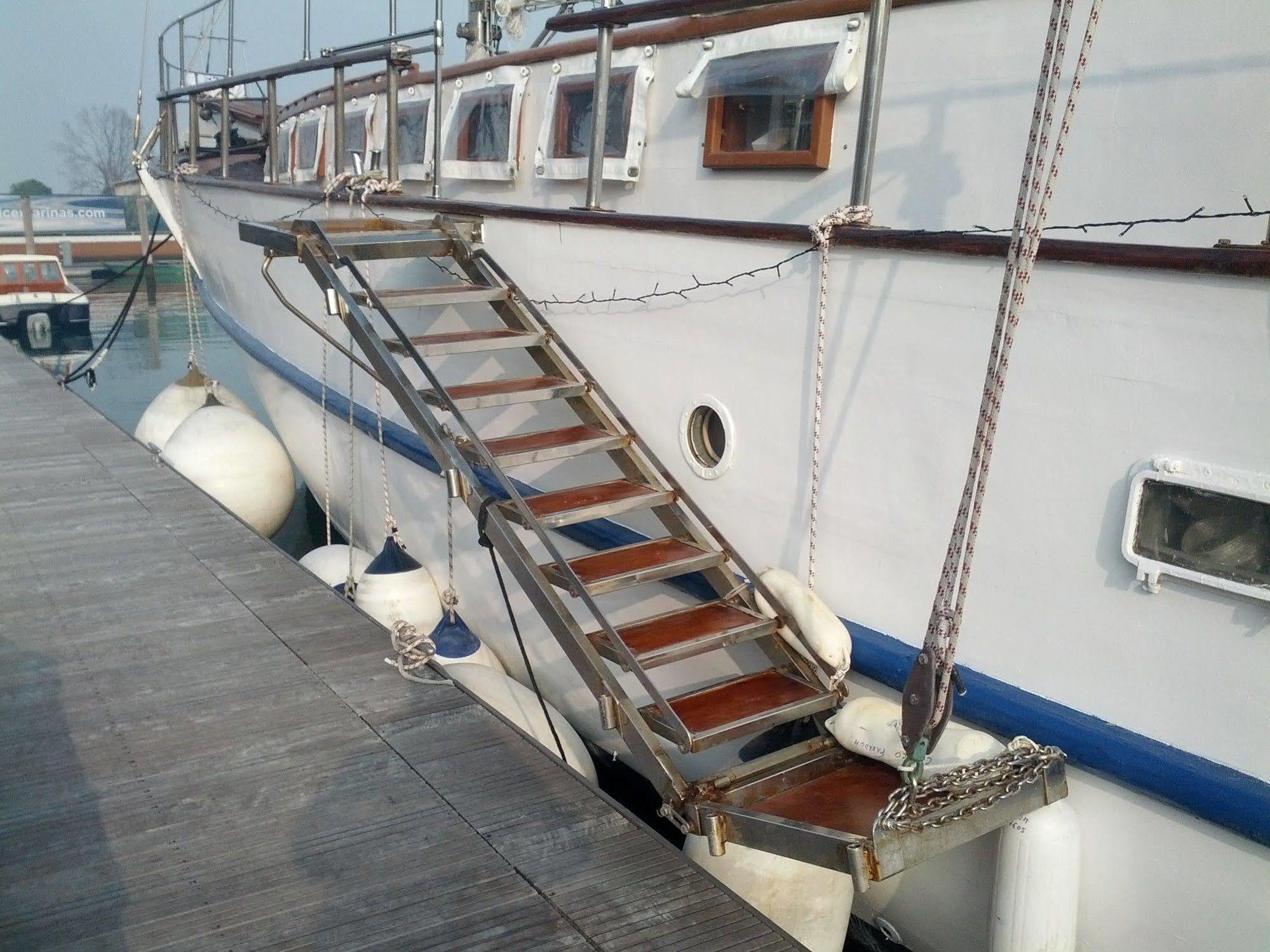 Venezia Boat & Breakfast Caicco Freedom Hotel ภายนอก รูปภาพ