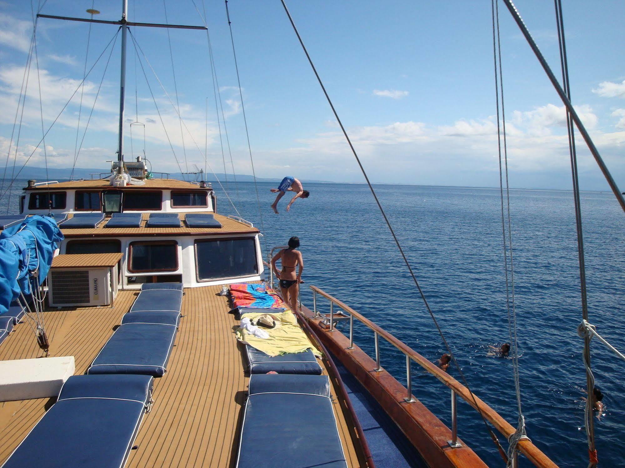 Venezia Boat & Breakfast Caicco Freedom Hotel ภายนอก รูปภาพ