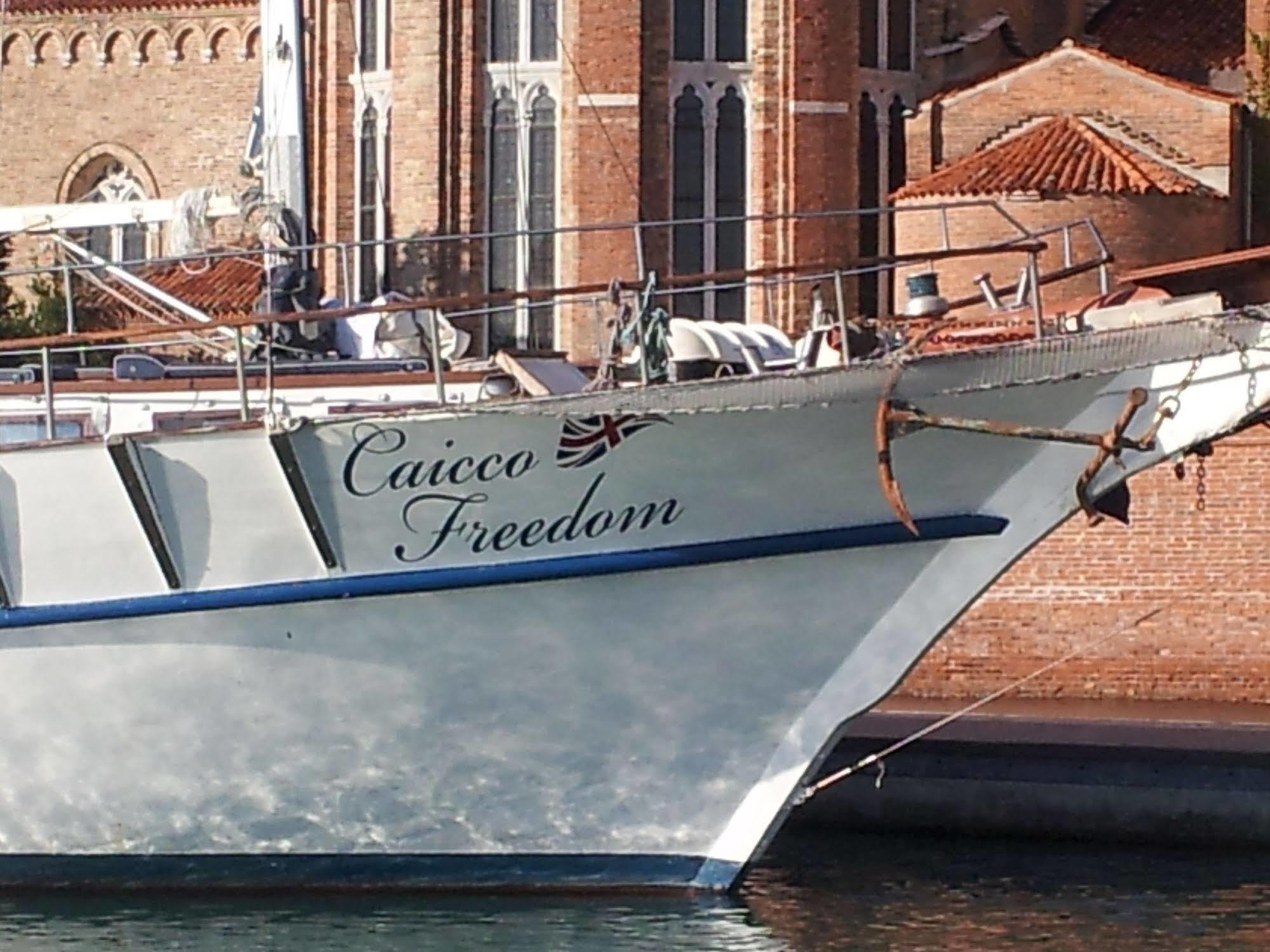 Venezia Boat & Breakfast Caicco Freedom Hotel ภายนอก รูปภาพ