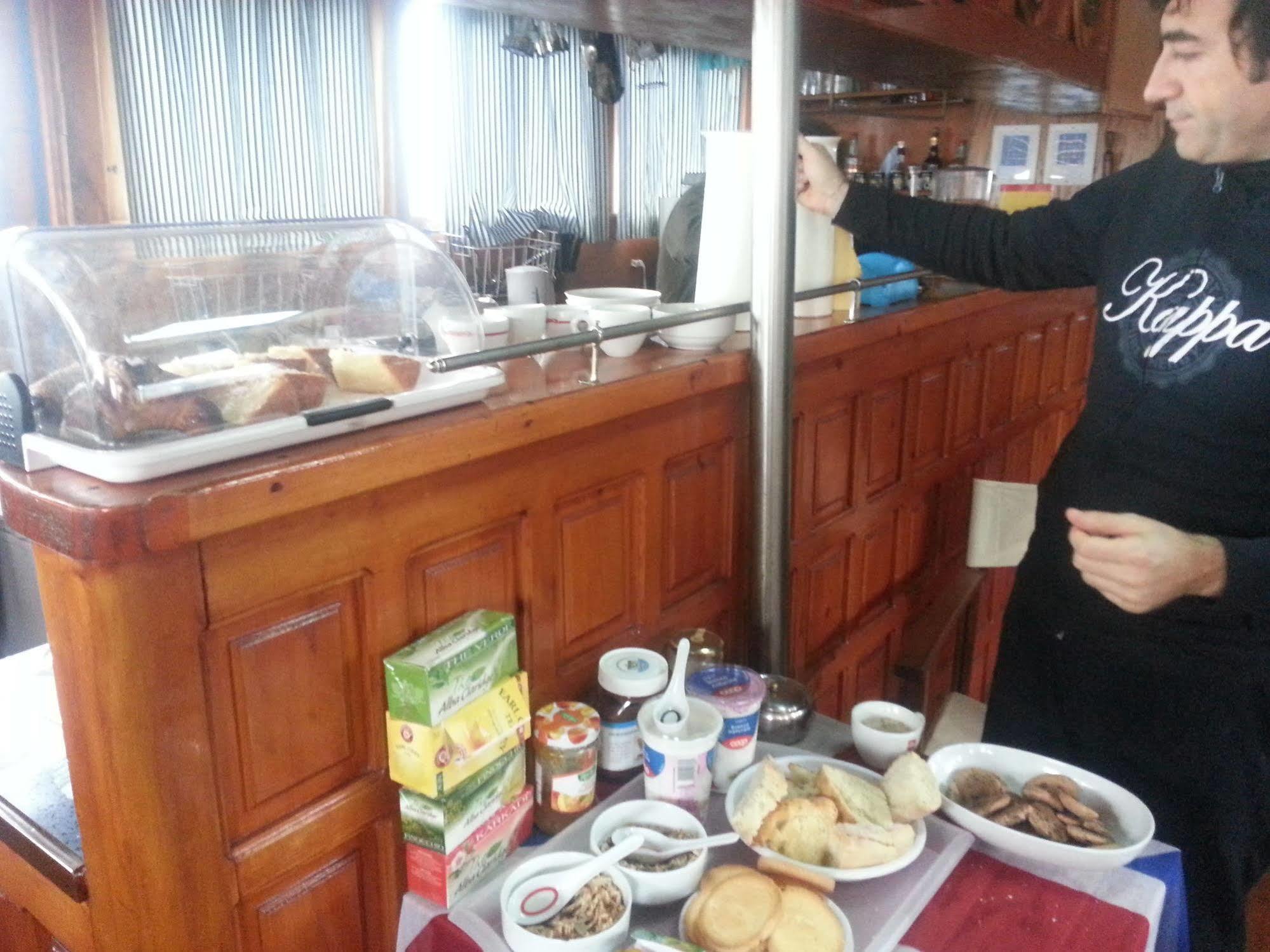 Venezia Boat & Breakfast Caicco Freedom Hotel ภายนอก รูปภาพ