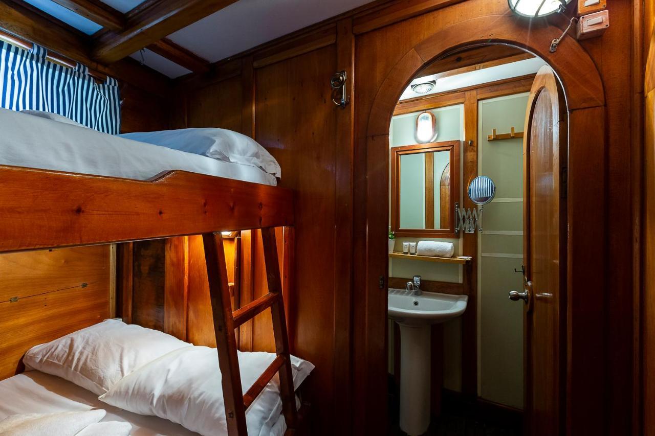 Venezia Boat & Breakfast Caicco Freedom Hotel ภายนอก รูปภาพ