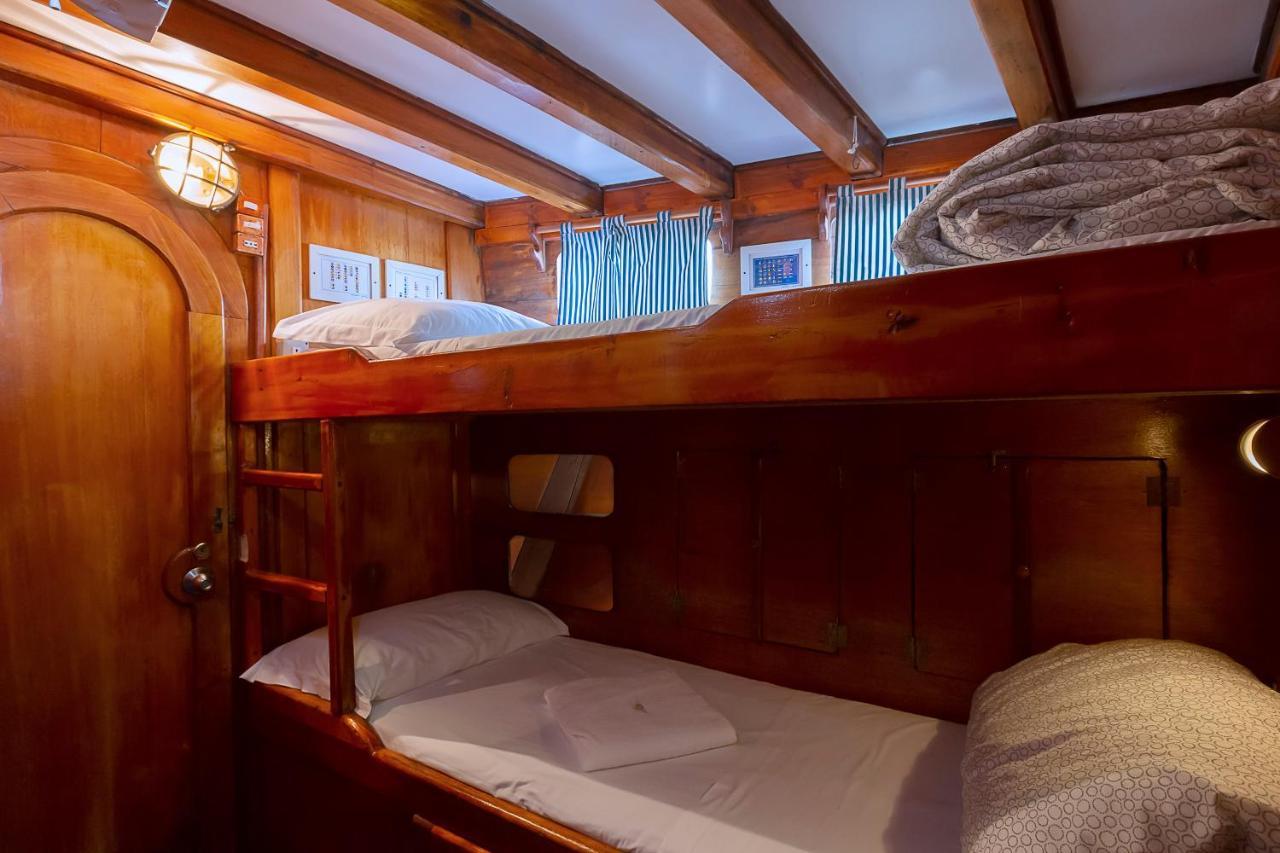 Venezia Boat & Breakfast Caicco Freedom Hotel ภายนอก รูปภาพ