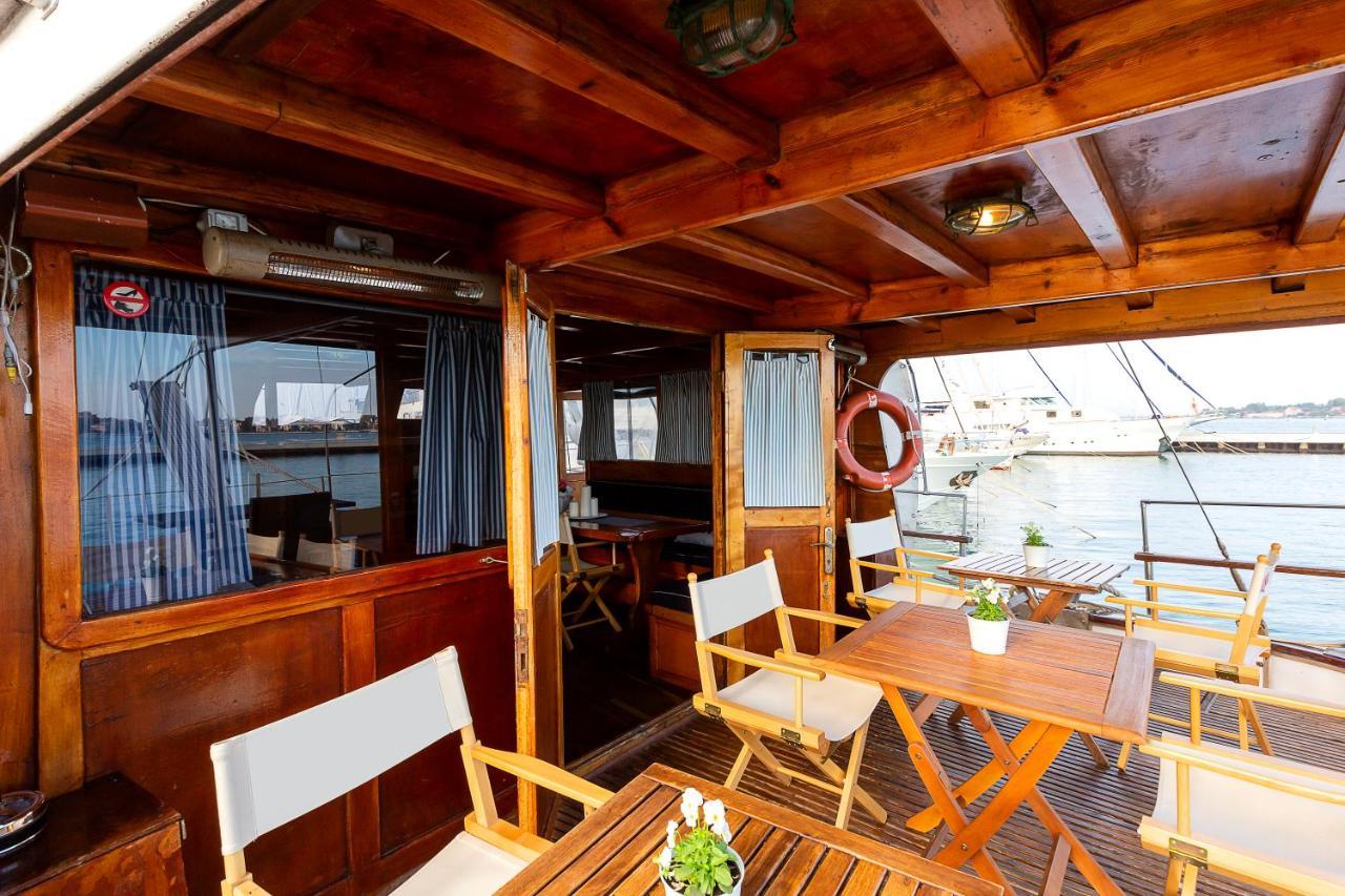 Venezia Boat & Breakfast Caicco Freedom Hotel ภายนอก รูปภาพ